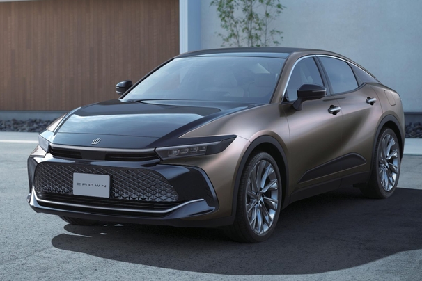 CROSSOVER G“Leather Package”（2.5Lハイブリッド車）