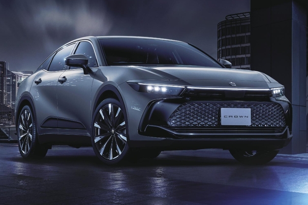 CROSSOVER RS“Advanced”（2.4Lターボハイブリッド車）