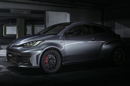 RZ“High performance”［GR-DAT（8AT・4WD）］