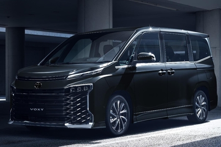 【モデル入り素材】S-Z（ハイブリッド・2WD・7人乗り）