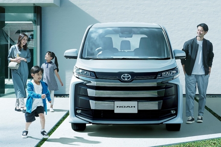 【モデル入り素材】S-Z（ハイブリッド・2WD・7人乗り）