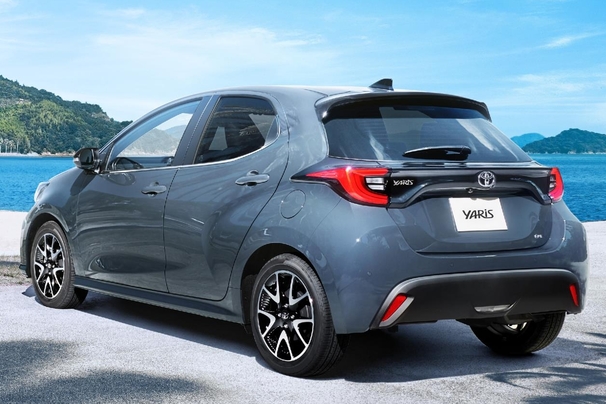 【モデル入り素材】Z（ハイブリッド・2WD）