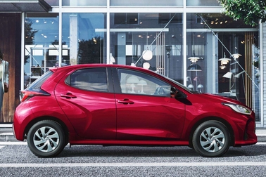 【モデル入り素材】G（ハイブリッド・2WD）