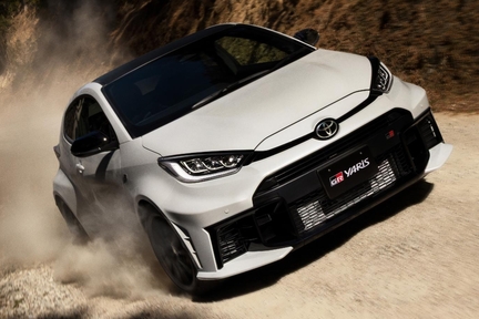 RZ“High performance”［GR-DAT（8AT・4WD）］