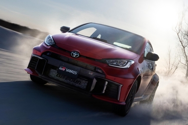 RZ“High performance”（6MT・4WD）