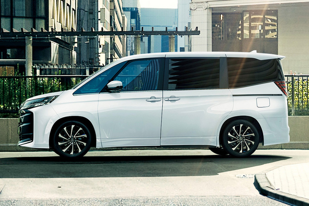 S-Z（ハイブリッド・2WD・7人乗り）