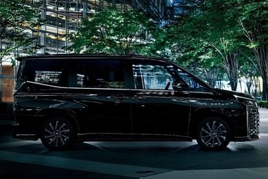 【モデル入り素材】S-Z（2WD・7人乗り）