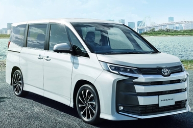 【モデル入り素材】S-Z（2WD・7人乗り）